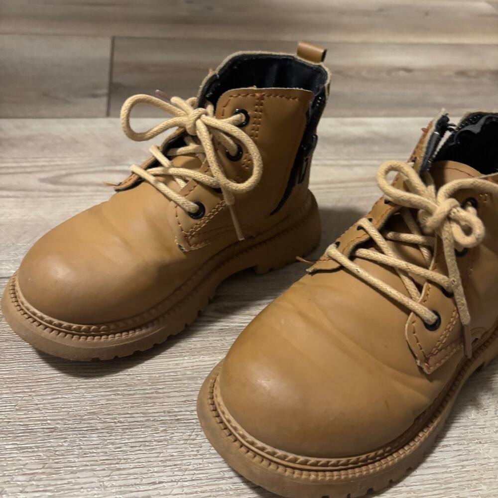 Kids work boots with side zipper - size 27uk (10-10.5 US)